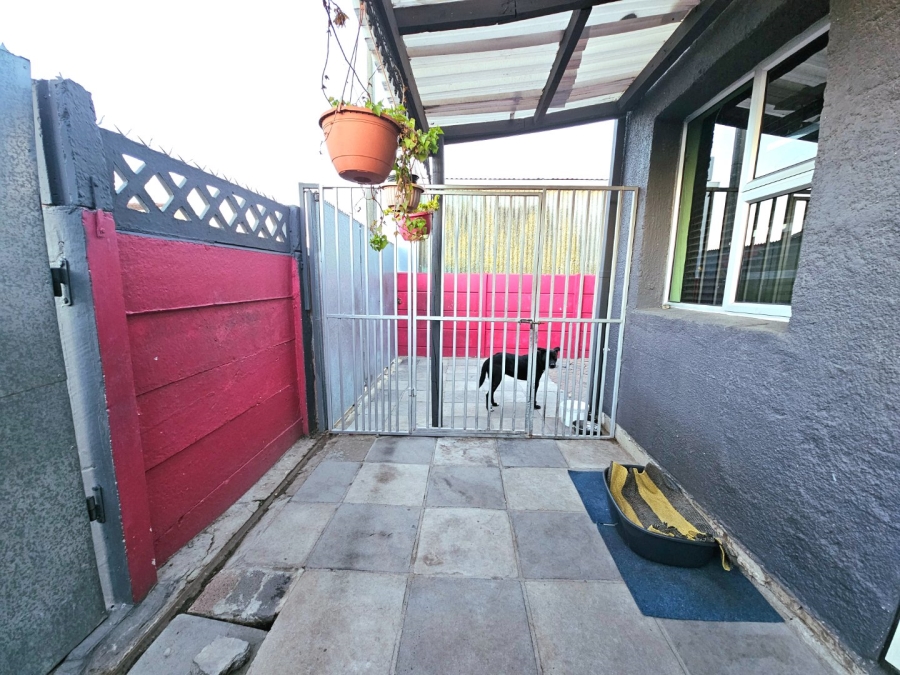  Bedroom Property for Sale in Rocklands Western Cape